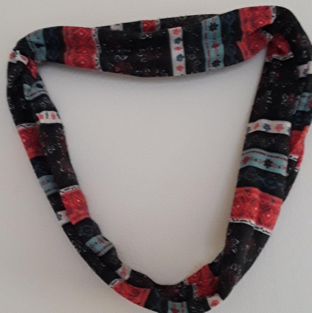 A black multicolored women's infinity scarf